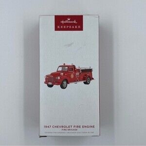 NIB Hallmark Keepsake 1947 Chevrolet Fire Engine Ornament
